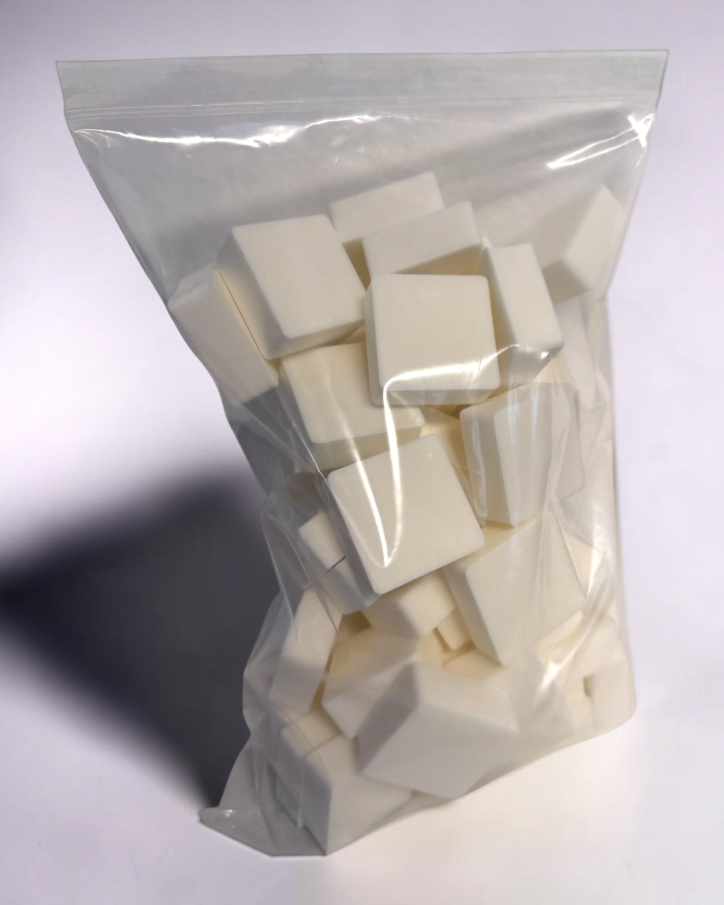 XPE Schaumstoff Pads zur allgemeinen Verwendung 50 Stueck im Beutel. Als Abstandshalter, Nadelkissen oder Zwischenlage geeignet. Solange der Vorrat reicht.