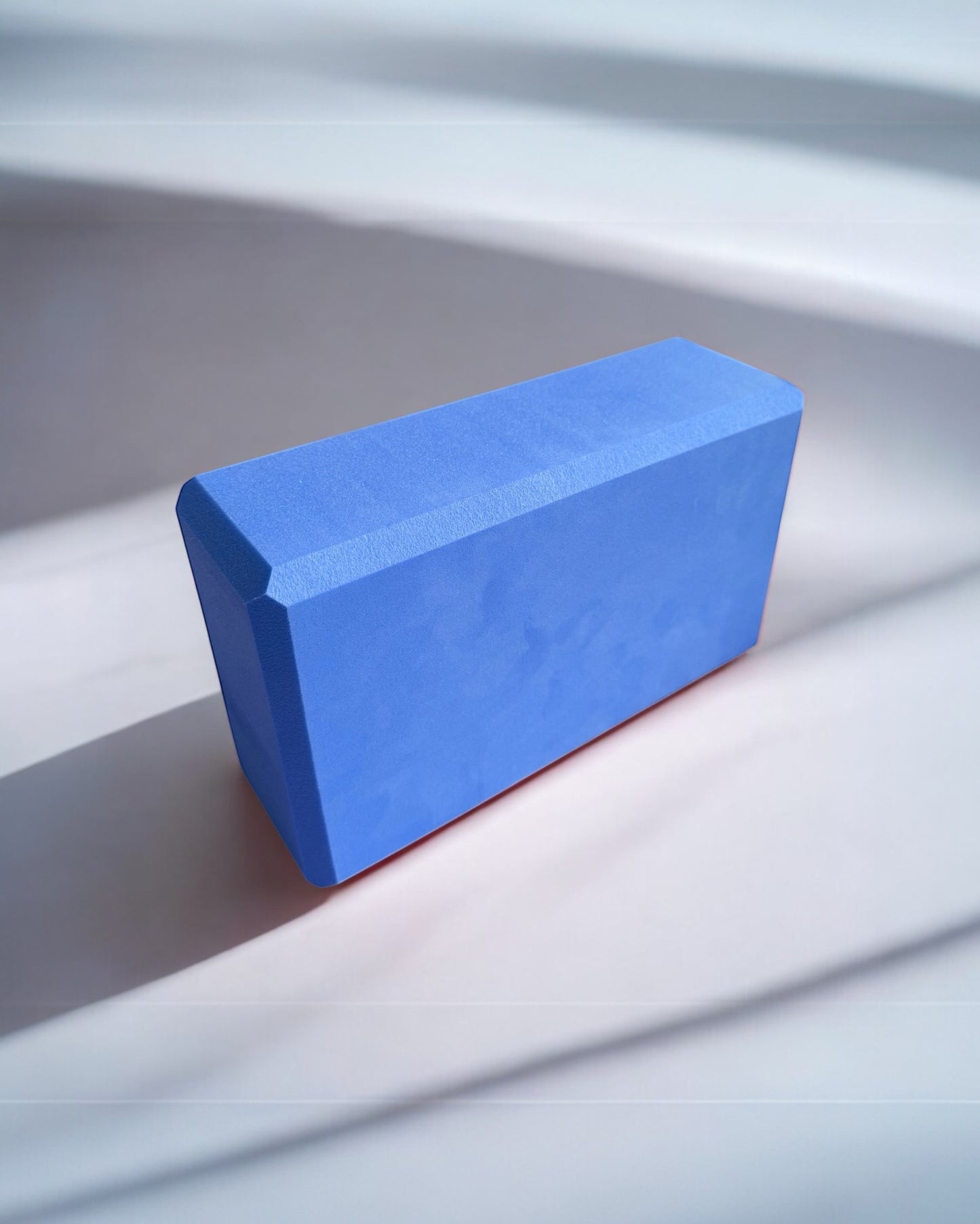 Yogablock aus Schaumstoff blau Yogaübungen Asanas